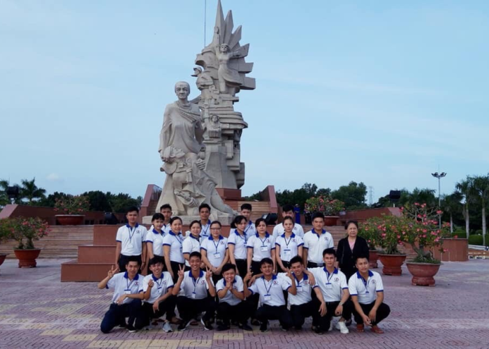 CÔNG VIÊN ANH HÙNG LONG AN